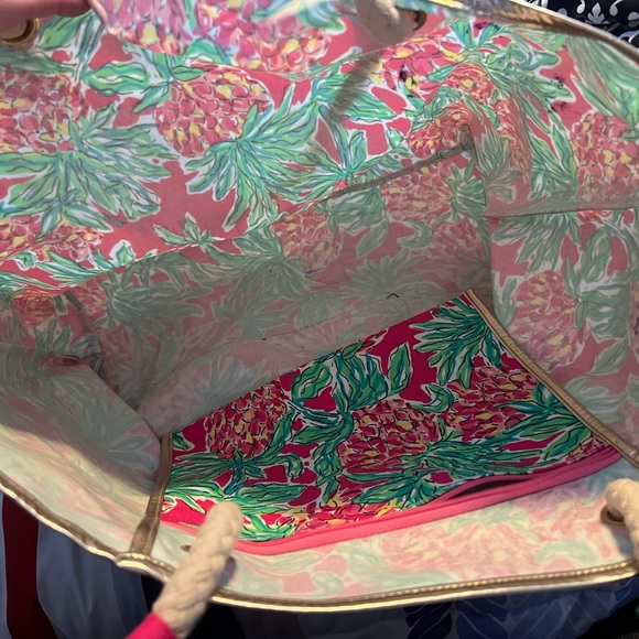 Lilly Pulitzer Shoreline Tote Bag - Orchid Pink Spike the Lumch EUC - Picture 7 of 12